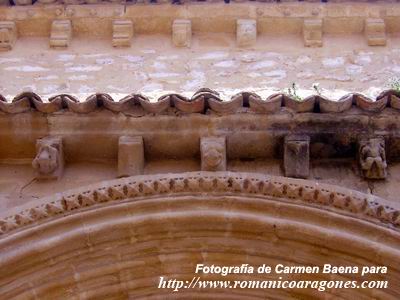 ARQUIVOLTAS Y CANECILLOS DE LA PORTADA SUR